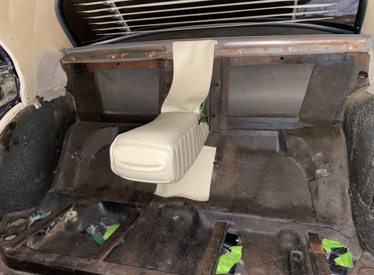 seatbeltsbackseat2jpg.jpg