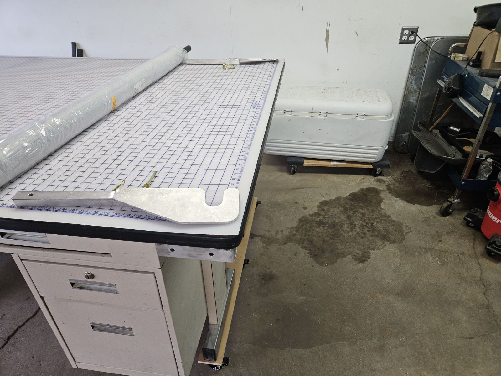 Sewing table 00004.jpg