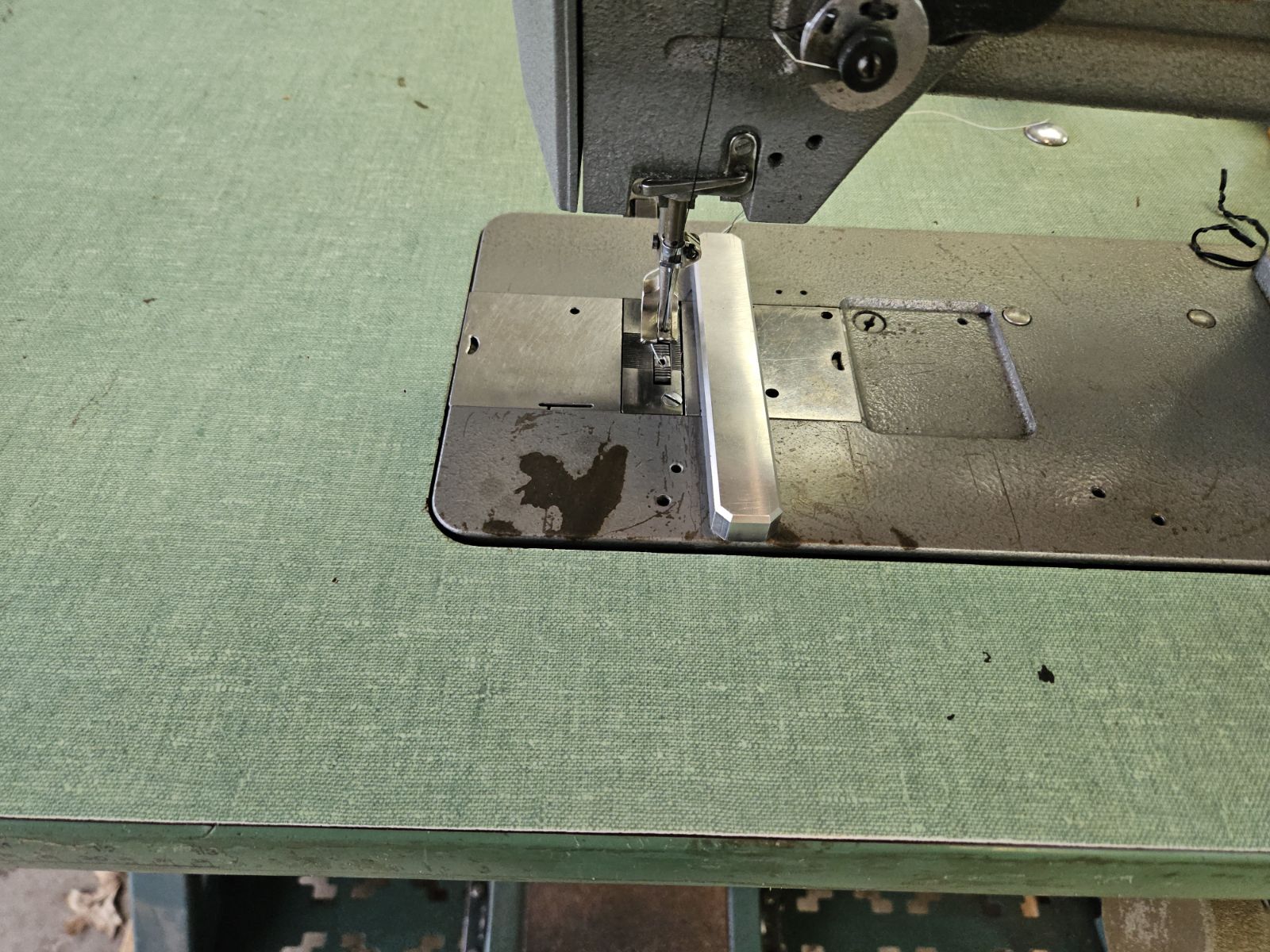 Sewing table 00001.jpg