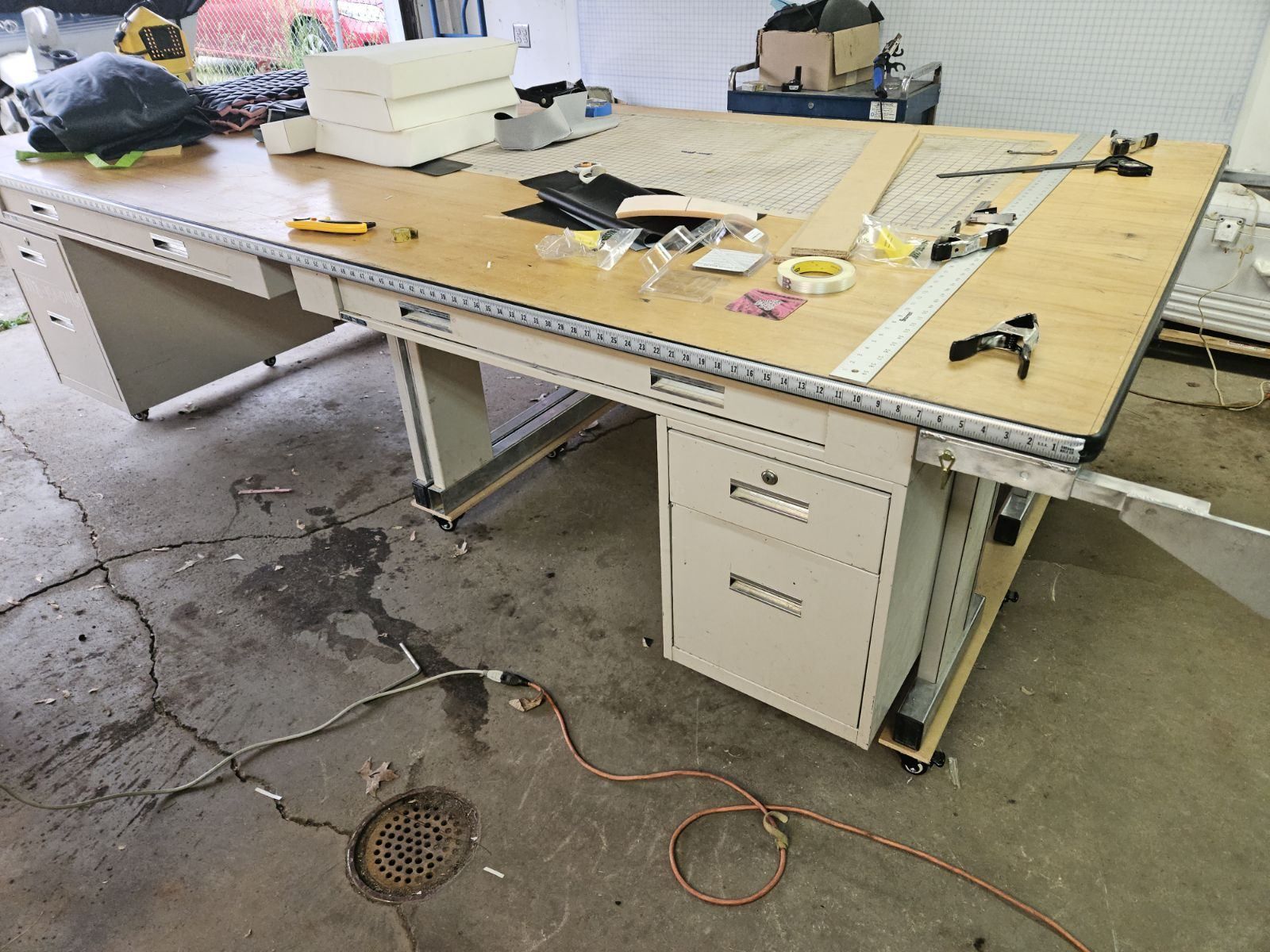 Sewing table 00009.jpg