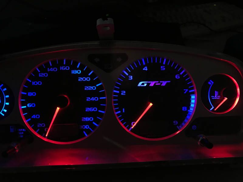 avensis gauge cluster lit up.jpg